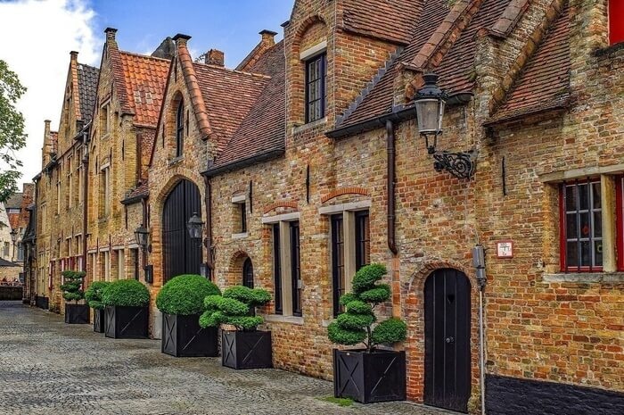 Private Bruges: Tailored Discovery & Culinary Delights